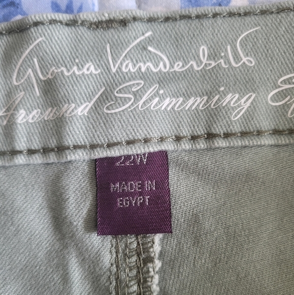 NWT Gloria Vanderbilt Amanda Plus Size Capris - Picture 6 of 12